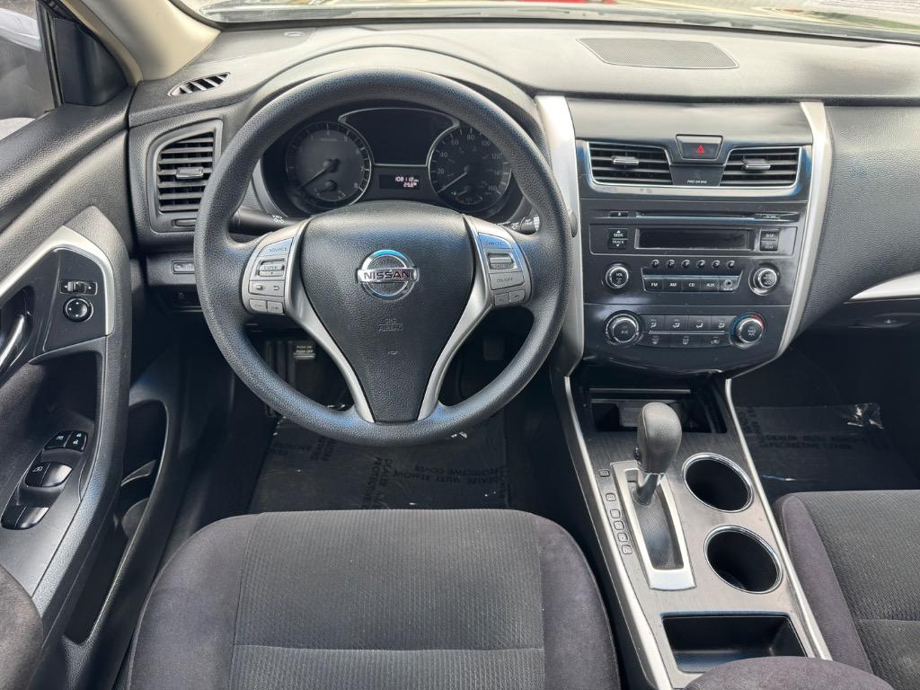 2013 Nissan Altima S photo 23