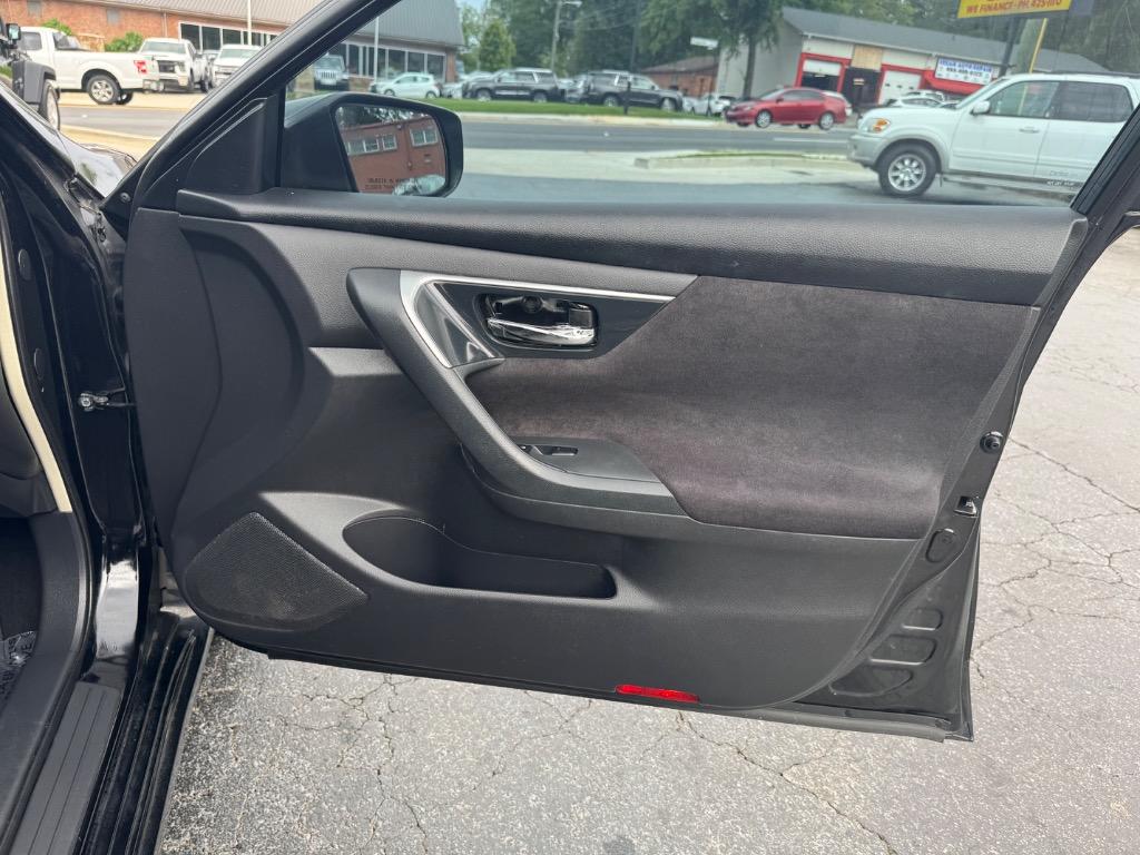 2013 Nissan Altima S photo 21