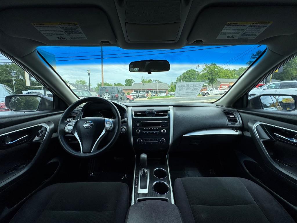 2013 Nissan Altima S photo 26