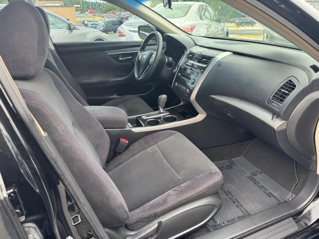 2013 Nissan Altima S photo 19