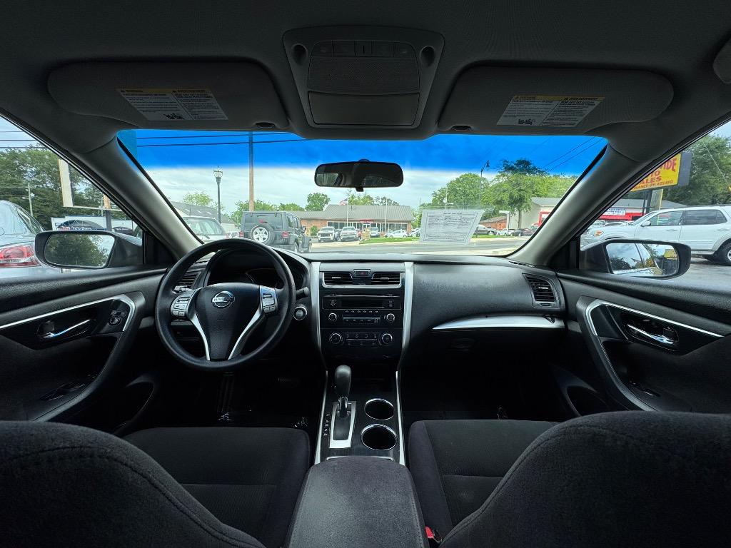 2013 Nissan Altima S photo 25