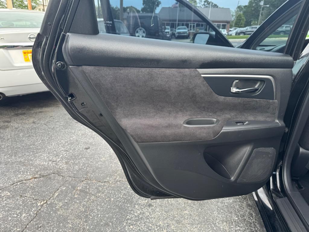 2013 Nissan Altima S photo 14