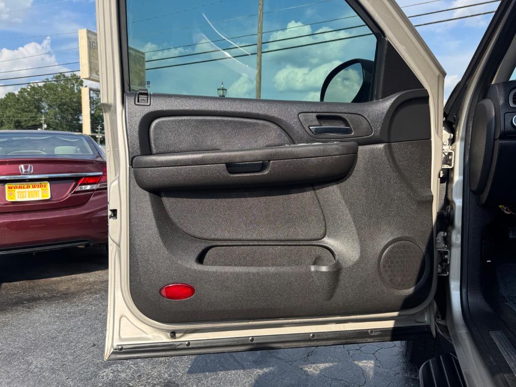2008 Chevrolet Avalanche LS - Photo 12